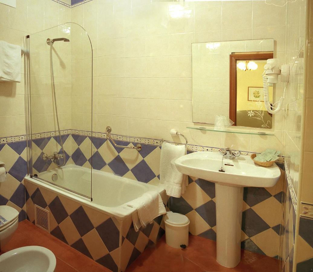 Casa Manoli Luarca Pensionat Almuña Exteriör bild